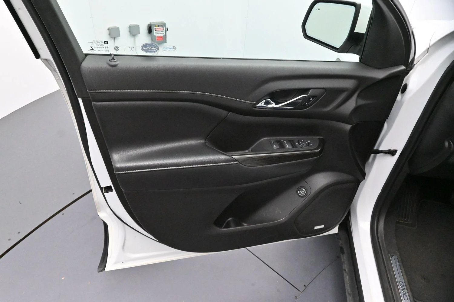 Used 2019 Summit White GMC SLT image 9