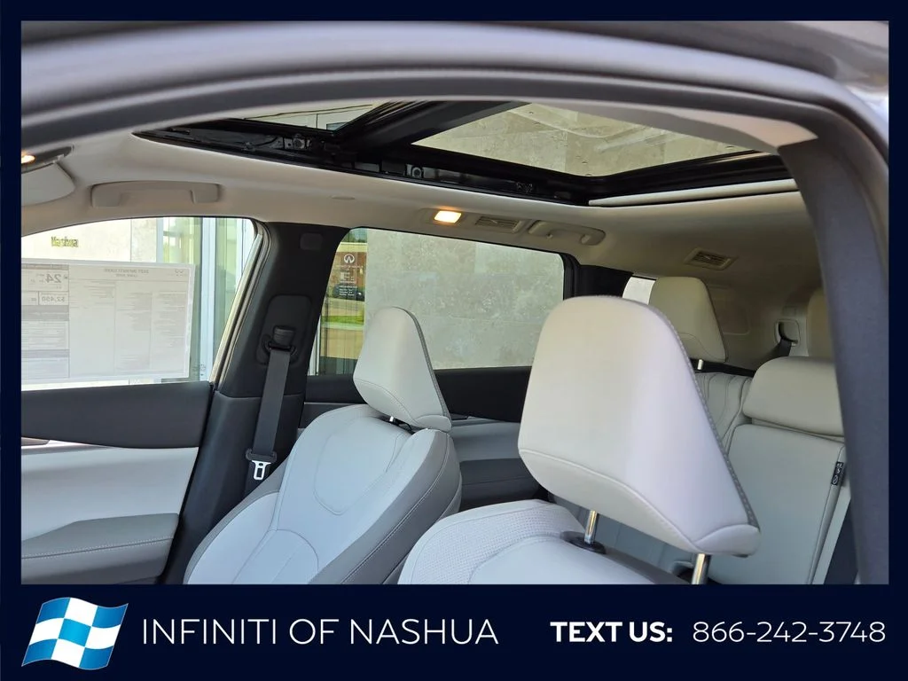 New 2027 GRAPHITE SHADOW INFINITI Luxe AWD image 6