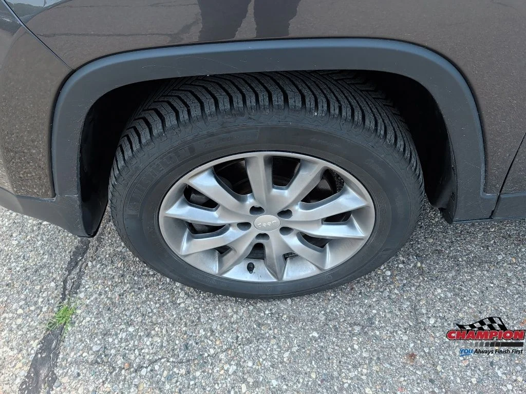 Used 2018 Gray Jeep Limited image 13