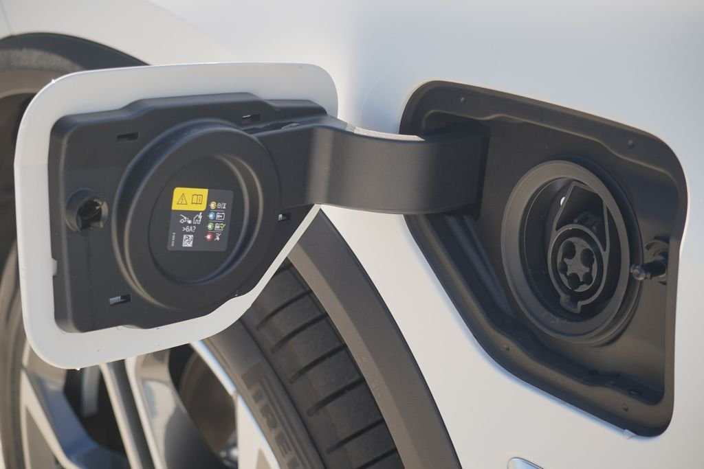 Used 2026 Alpine White BMW xDrive50e image 6