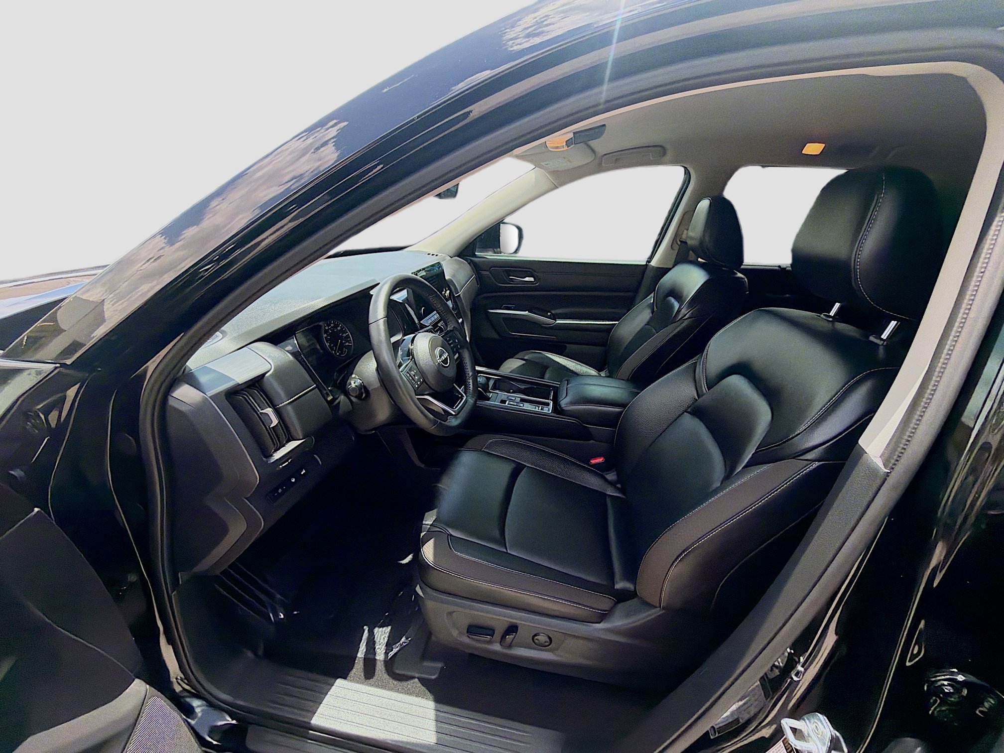 Used 2024 Super Black Nissan SL image 16