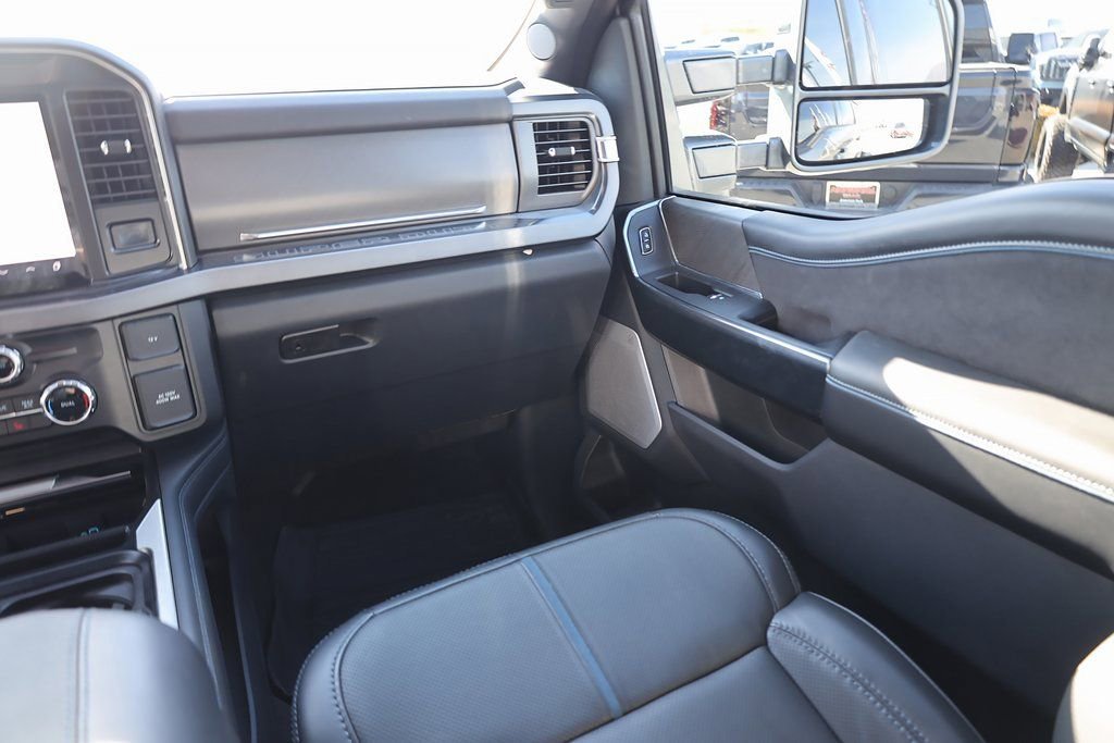 2025 Ford F-350 Super Duty Platinum - Photo 20