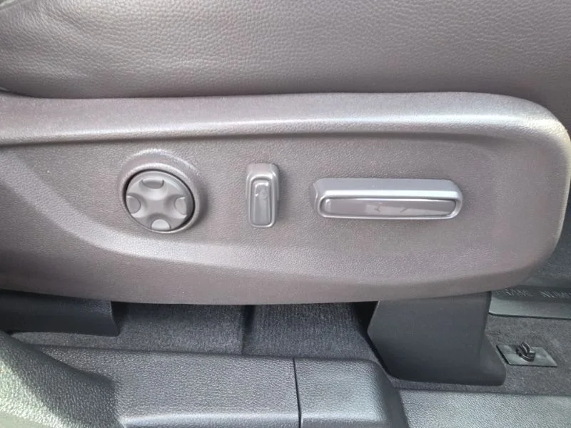 Used 2023  Honda Touring image 16