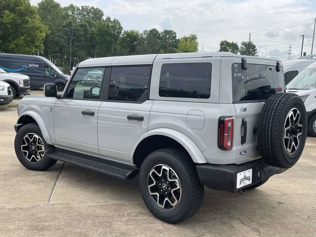 New 2026 Avalanche Gray Ford Outer Banks image 5