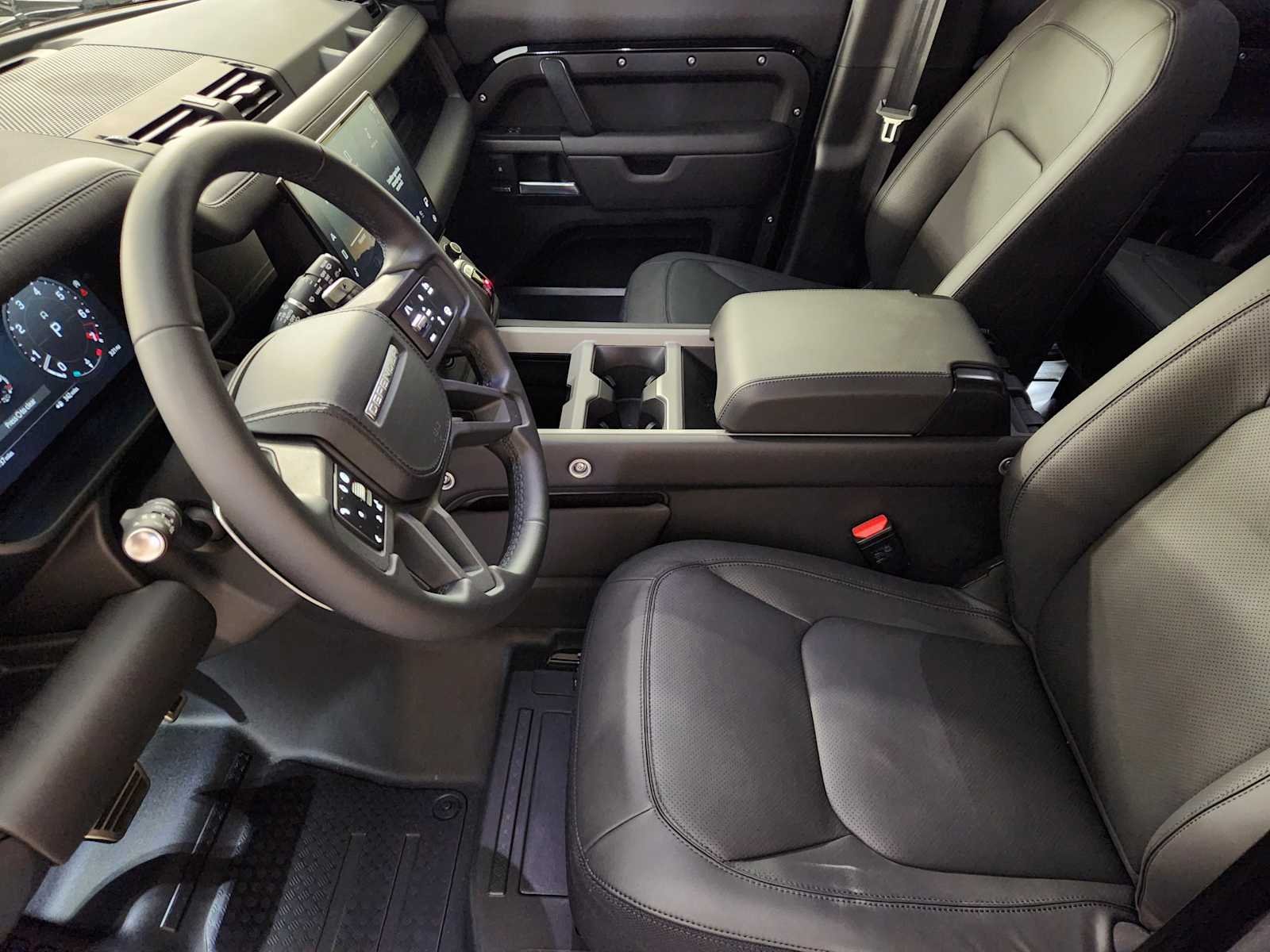 2026 Land Rover Defender V8 - Photo 14