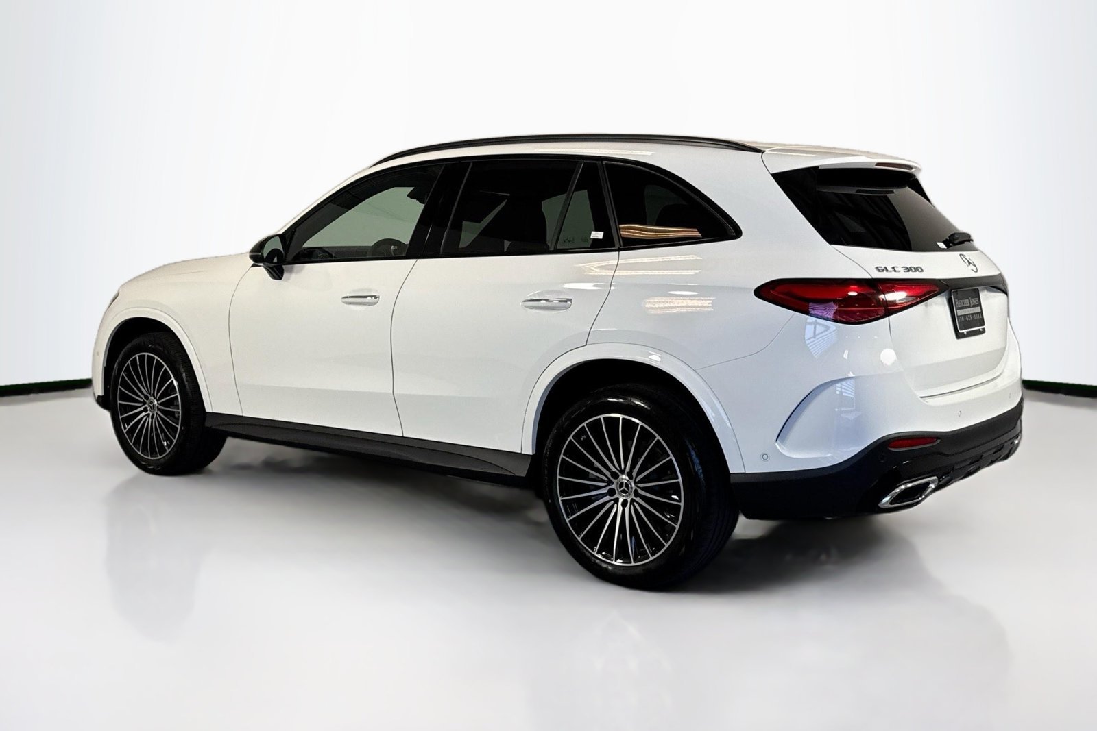 New 2026 Polar White Mercedes-Benz GLC 300 image 7