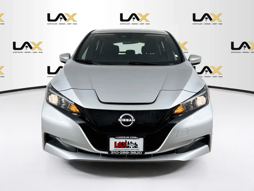 Used 2023 Silver Nissan S image 2