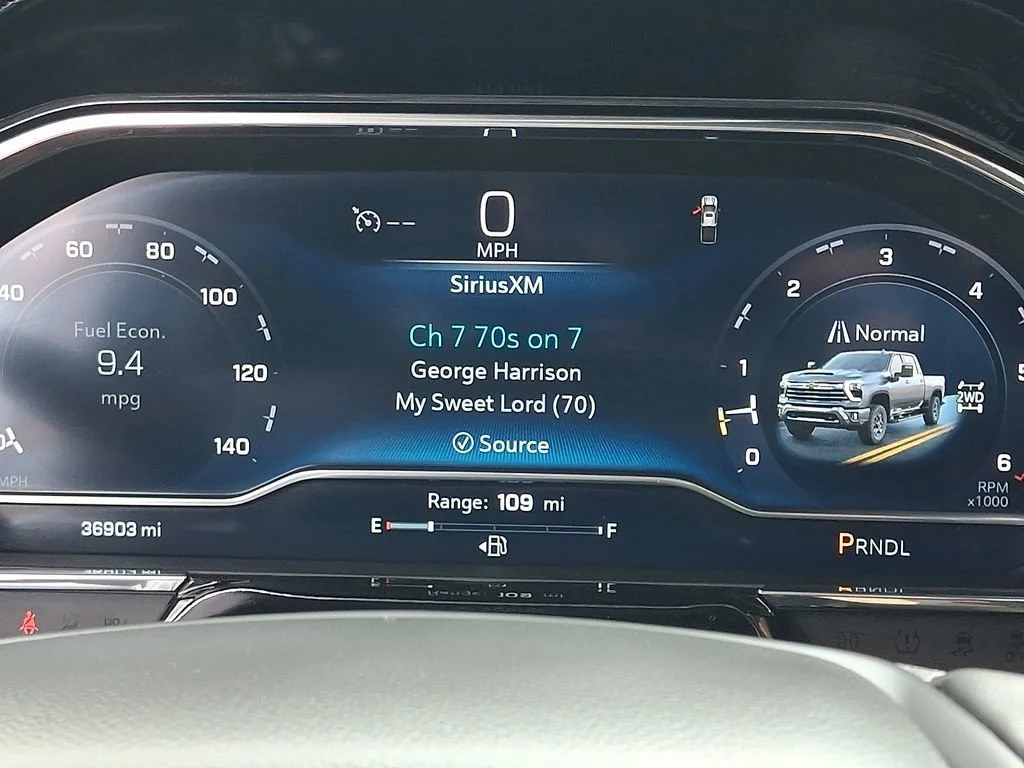 Used 2024 Summit White Chevrolet LT image 26