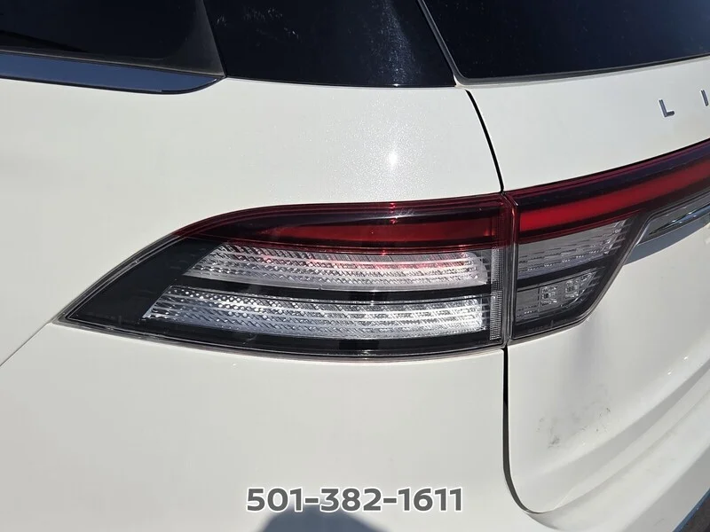 Used 2021 White LINCOLN RESERVE image 10