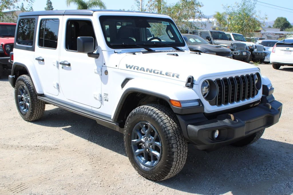 New 2026 Bright White Clear-Coat Exterior Paint Jeep 85th Anniversary Edition image 3