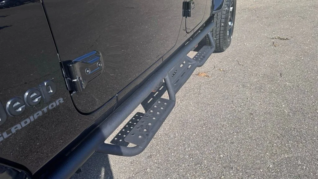Used 2021 Black Jeep Willys image 15