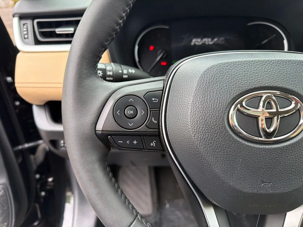Used 2023 Midnight Black Metallic Toyota XLE Premium image 19