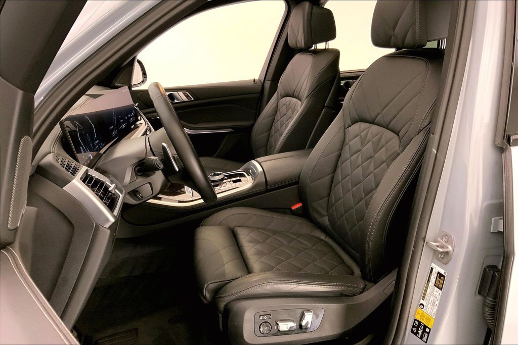 Used 2024 Gray Metallic BMW xDrive40i image 13