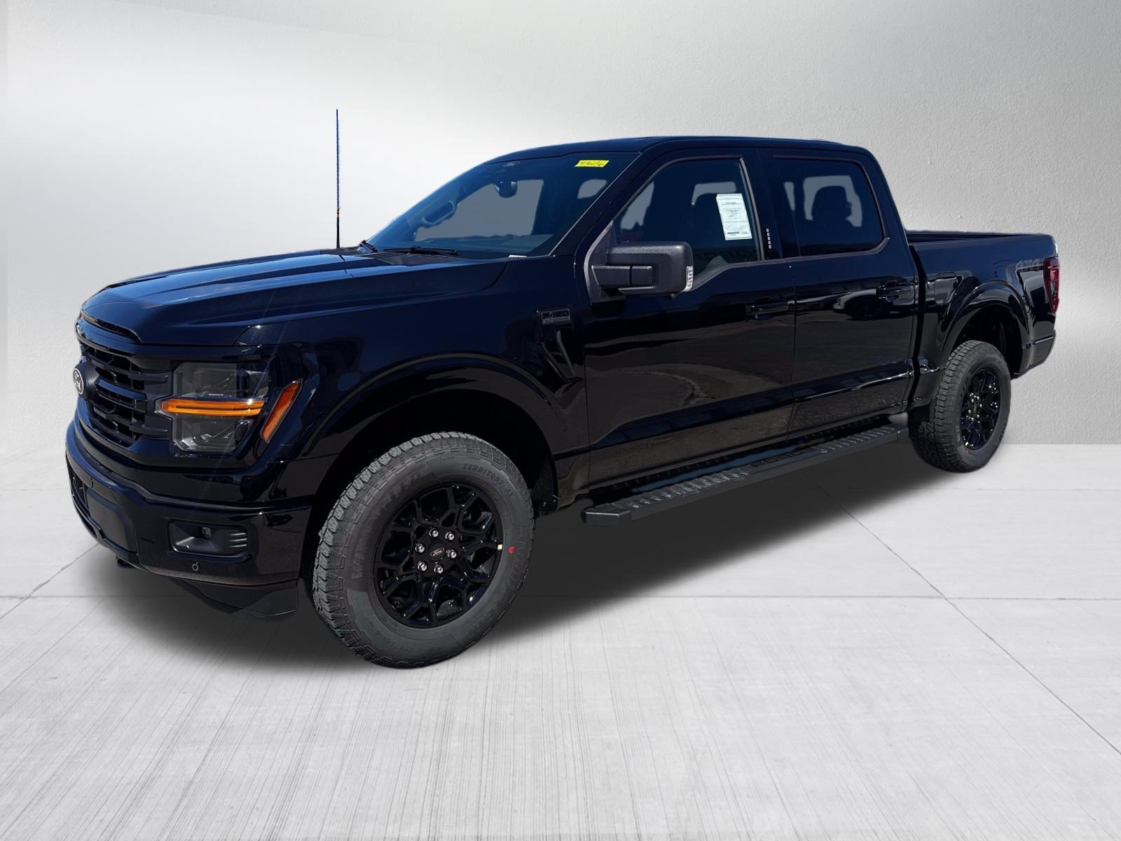 New 2026 Agate Black Metallic Ford XLT image 2