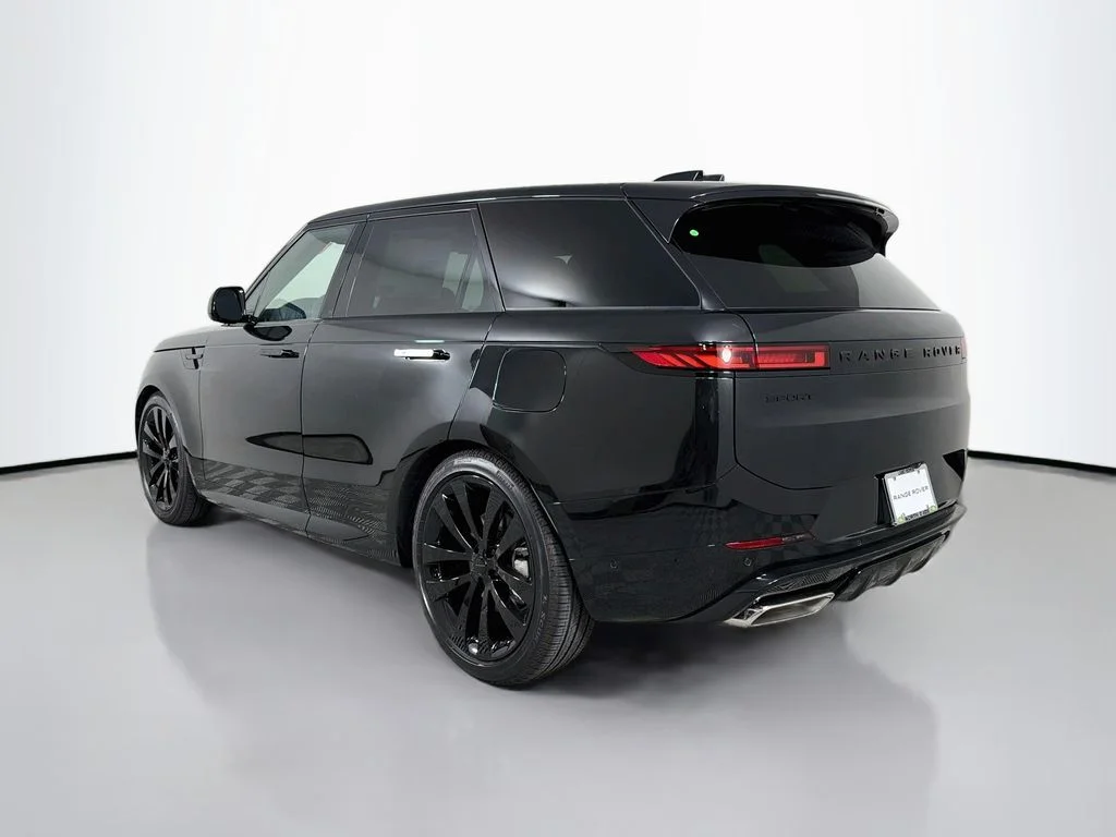 New 2026 Santorini Black Land Rover Dynamic SE image 7