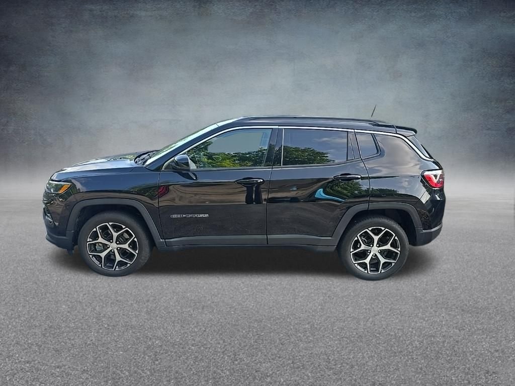 Used 2024 Diamond Black Jeep Limited image 5