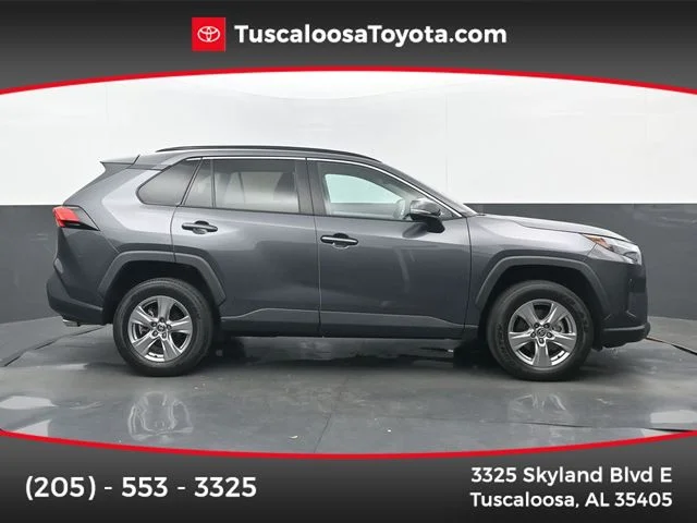 2022 Toyota RAV4 XLE FWD's photo