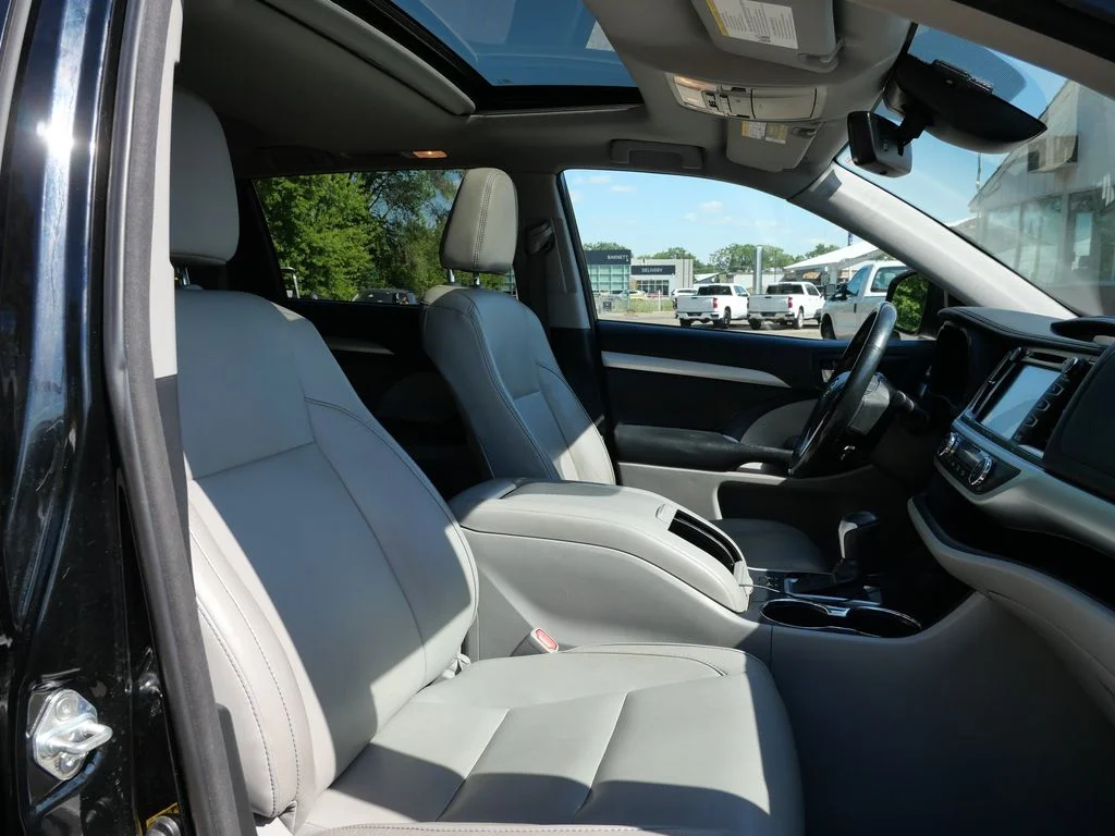 Certified Used 2018 Black Toyota XLE image 12