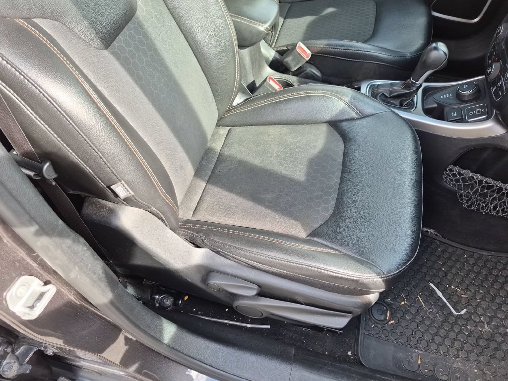 Used 2019 Gray Jeep Latitude image 22