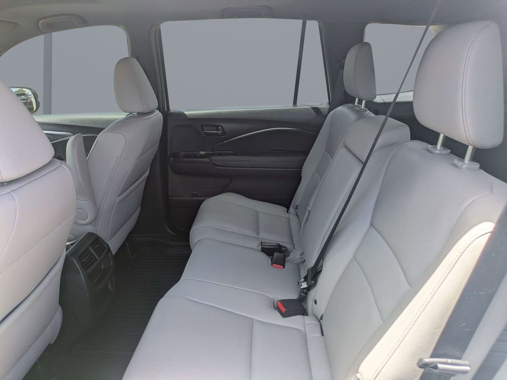 Used 2023 White Honda EX-L image 19