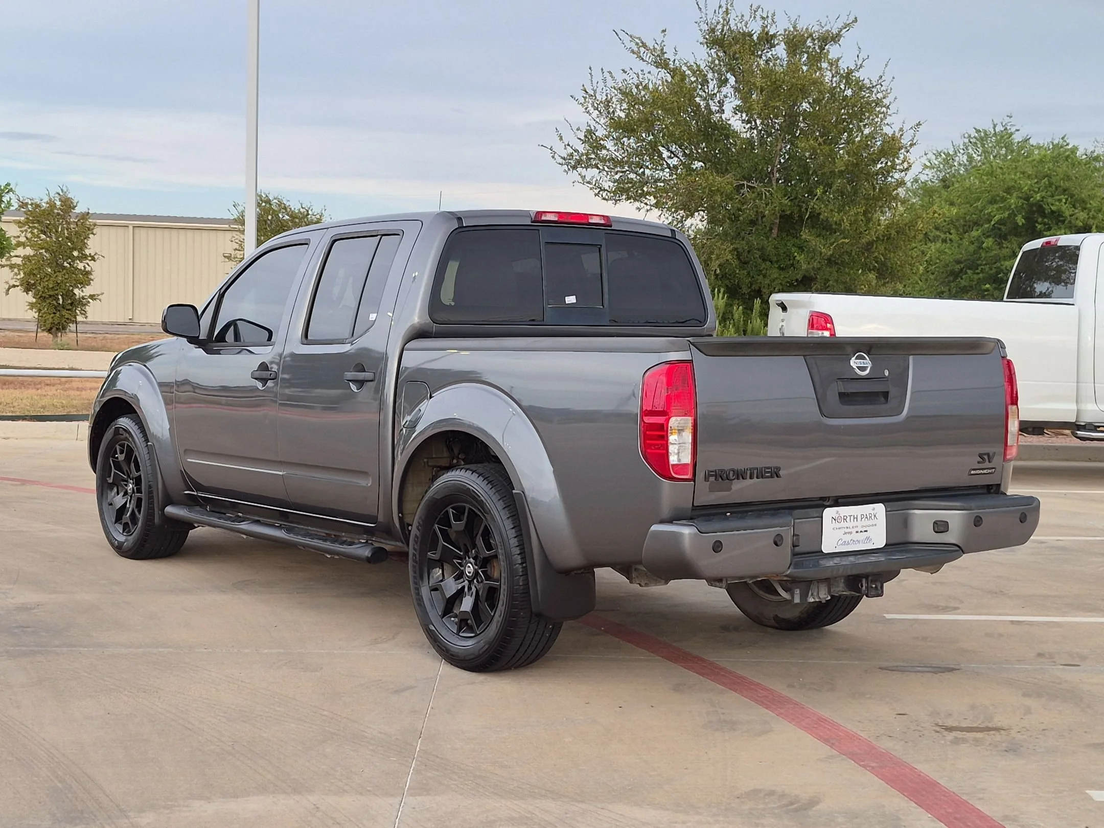 Used 2018 Gray Nissan SV image 5