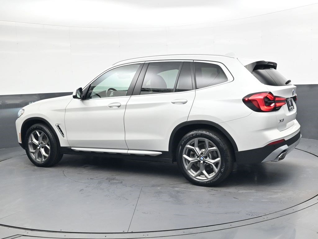 Used 2024 White Metallic BMW xDrive30i image 6