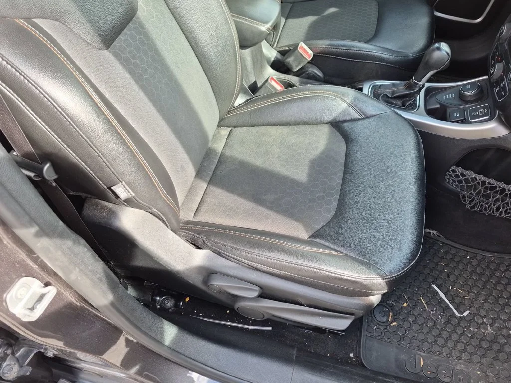 Used 2019 Gray Jeep Latitude image 22
