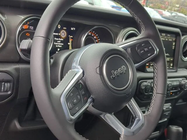 Used 2023 White Jeep Sahara image 25