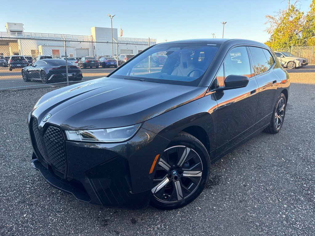 2023 BMW iX Base