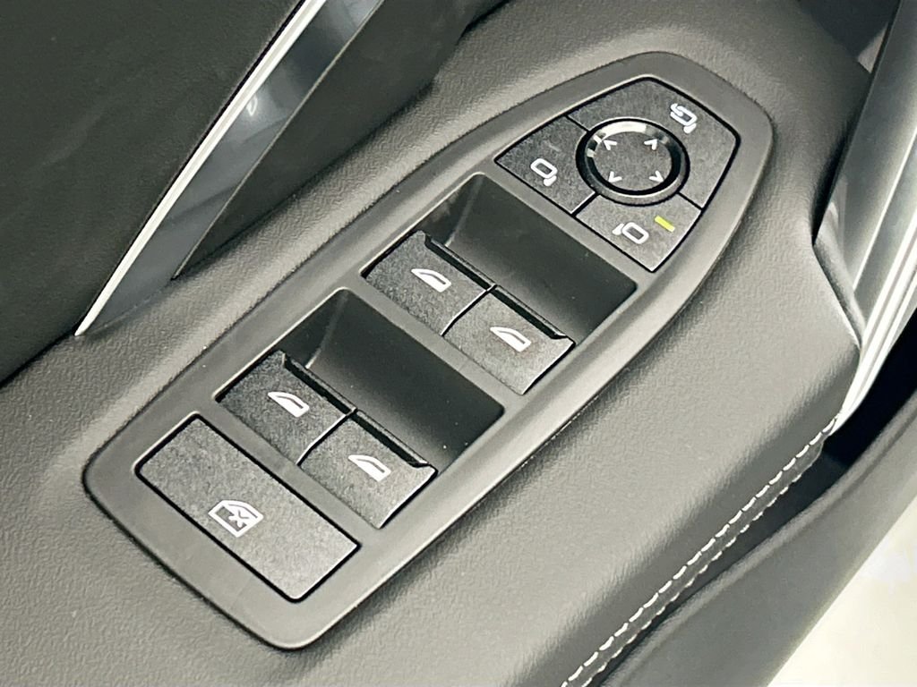 New 2026 Alpine White BMW xDrive28i image 22