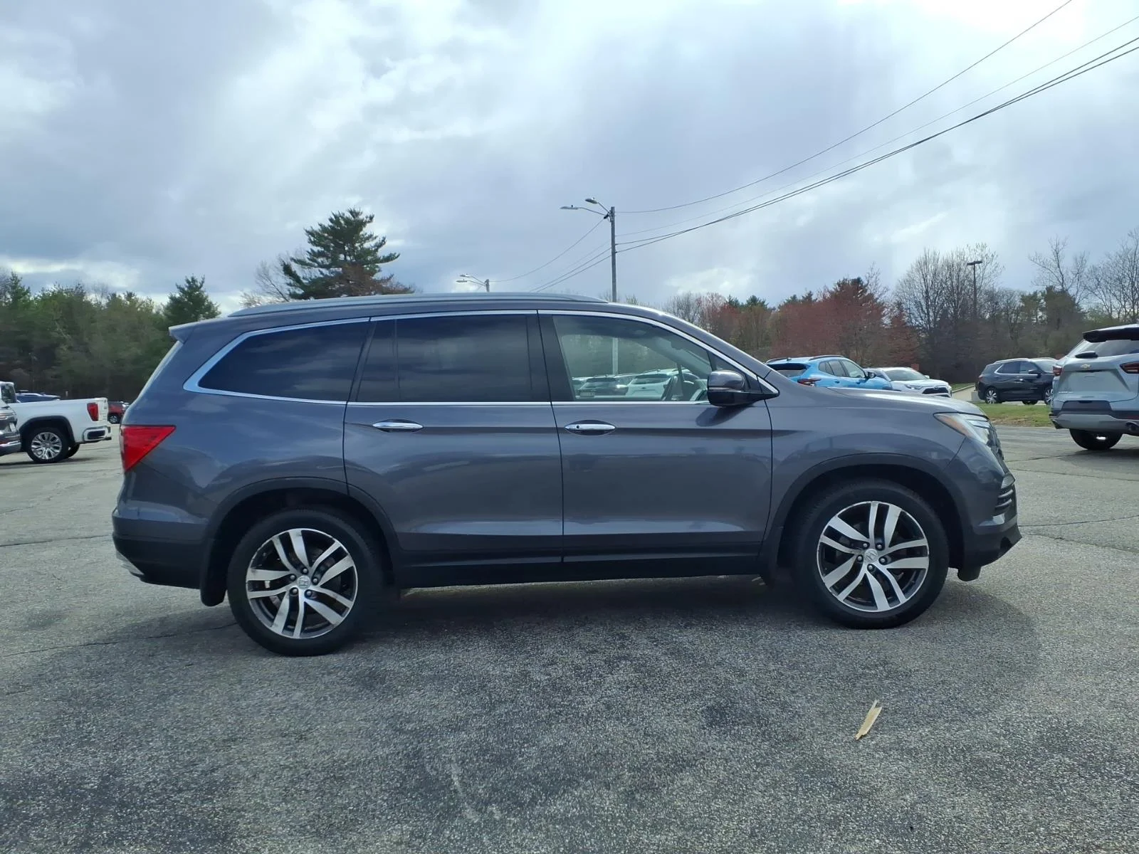 Used 2018 Gray Honda Elite image 2