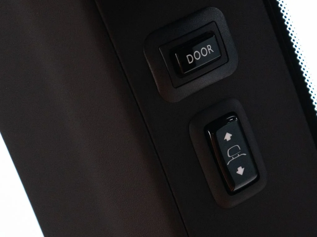 New 2026 English White Rolls-Royce  image 32