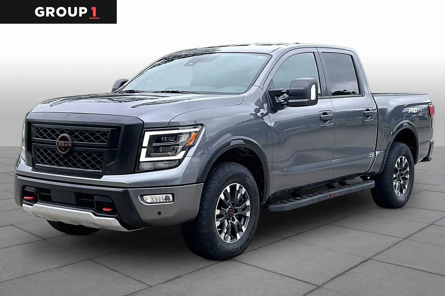 2023 Nissan Titan PRO-4X 4X4 Crew Cab's photo