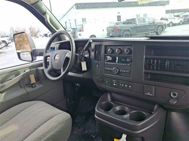 New 2025 Summit White GMC 1WT image 10
