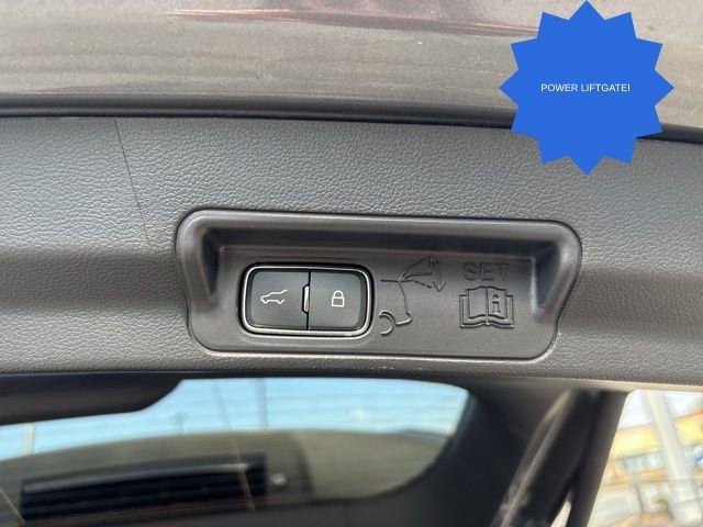 Used 2025 Gray Ford ST-Line image 31