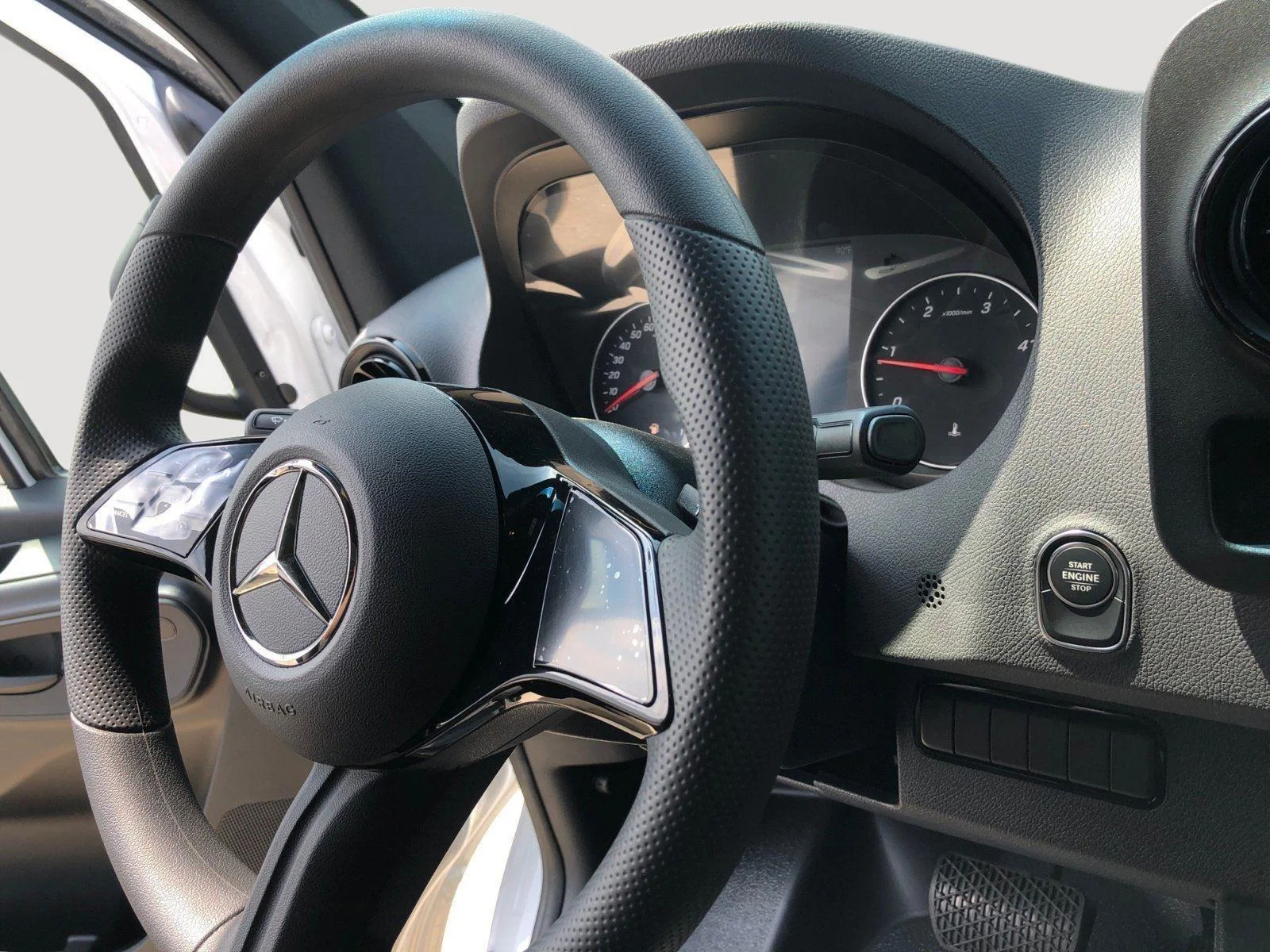 New 2025 Arctic White Mercedes-Benz  image 25