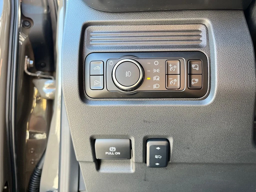 Used 2026 Gray Ford Lariat image 15