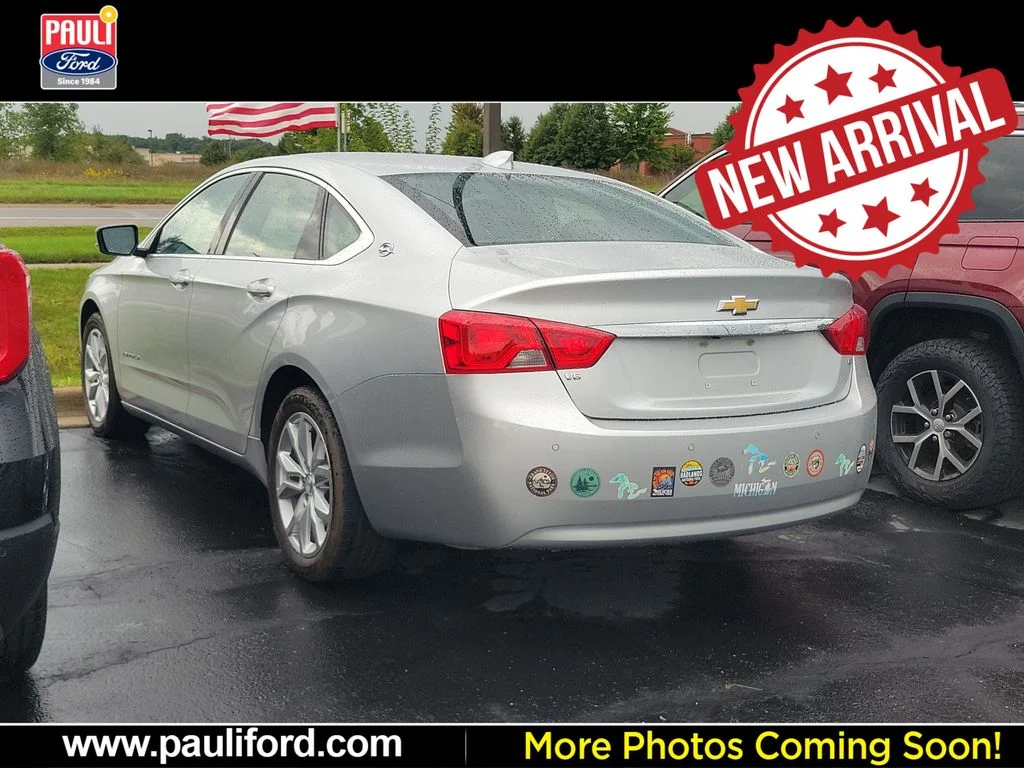 Used 2019 Silver Ice Metallic Chevrolet LT image 3