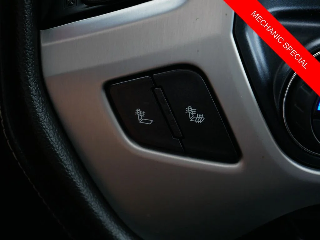 Used 2016 White GMC SLE image 23