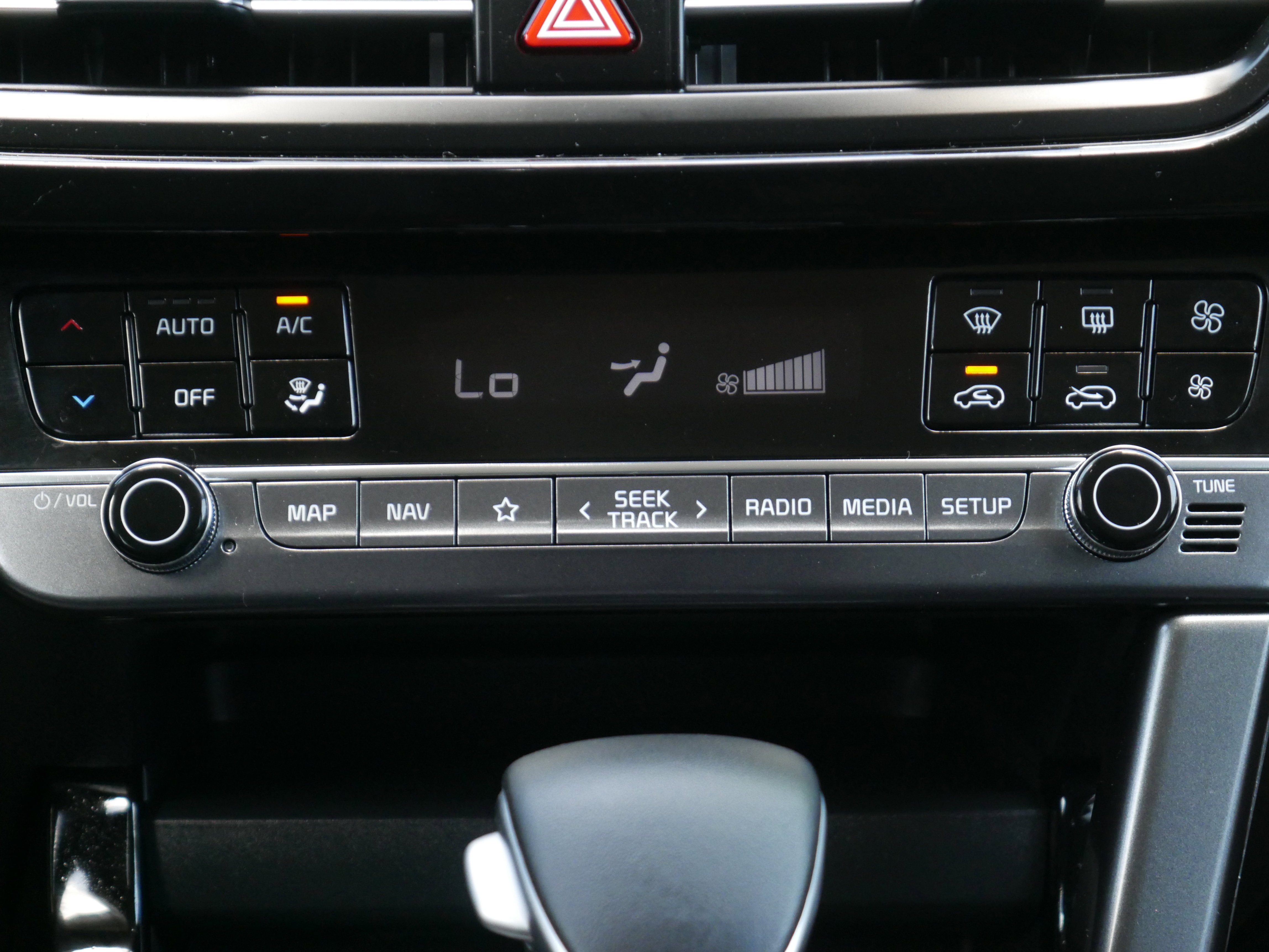 Used 2025 Neptune Blue Kia X-Line image 20