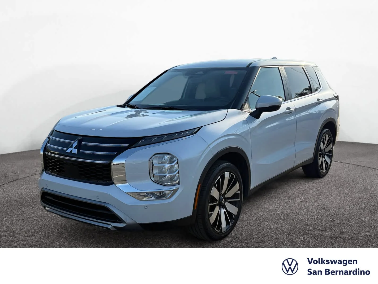 2025 Mitsubishi Outlander SE 2WD's photo