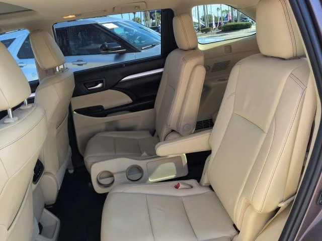Certified Used 2019 Walnut Toyota XLE image 12