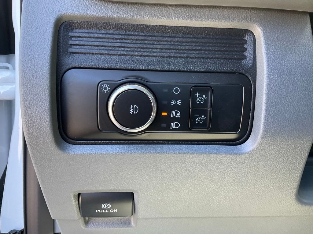 2024 Ford F-350 Super Duty Chassis Cab XL - Photo 40