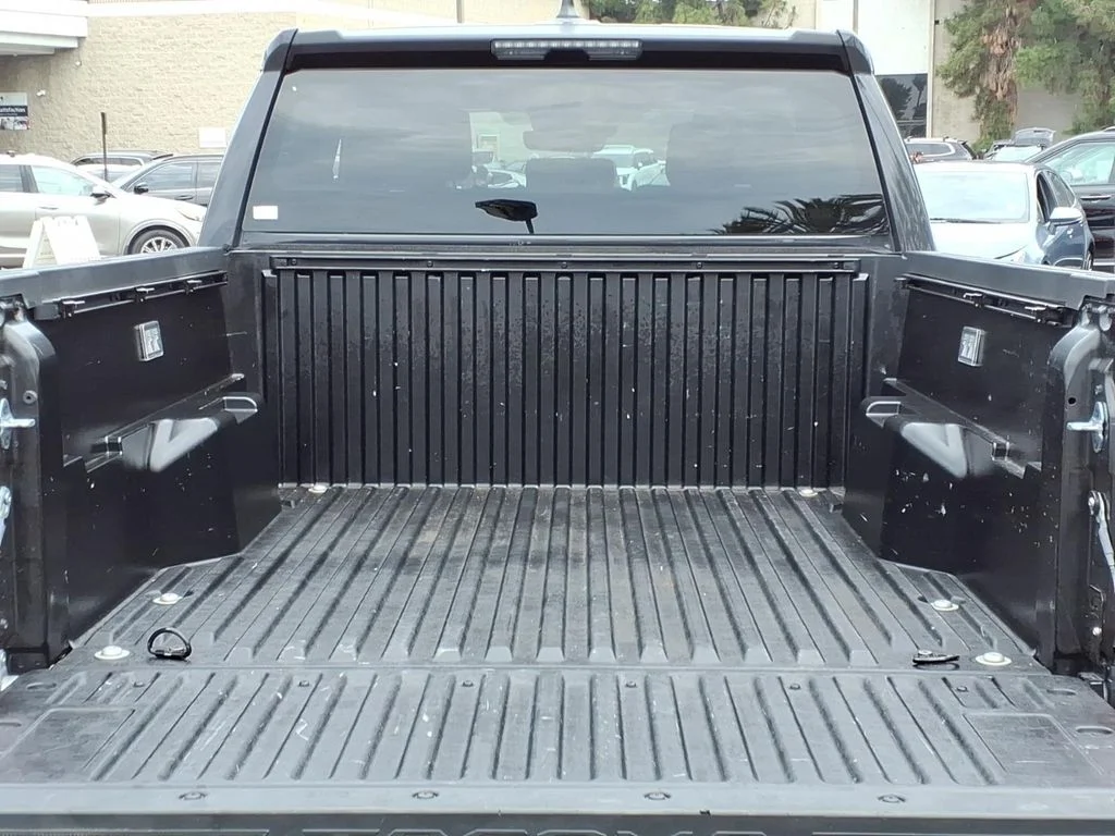 Used 2026  Toyota SR5 image 6