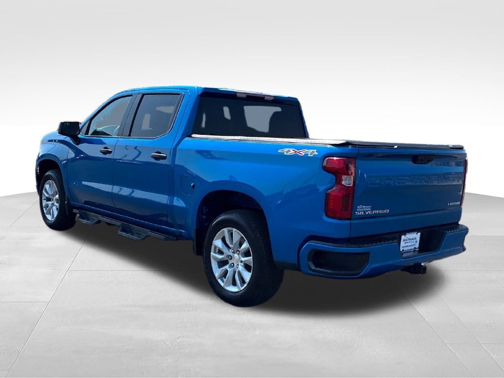 Used 2022 Blue Chevrolet Custom image 3