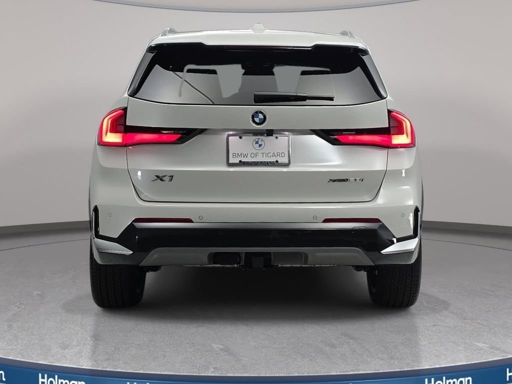 New 2026 Mineral White Metallic BMW xDrive28i image 6