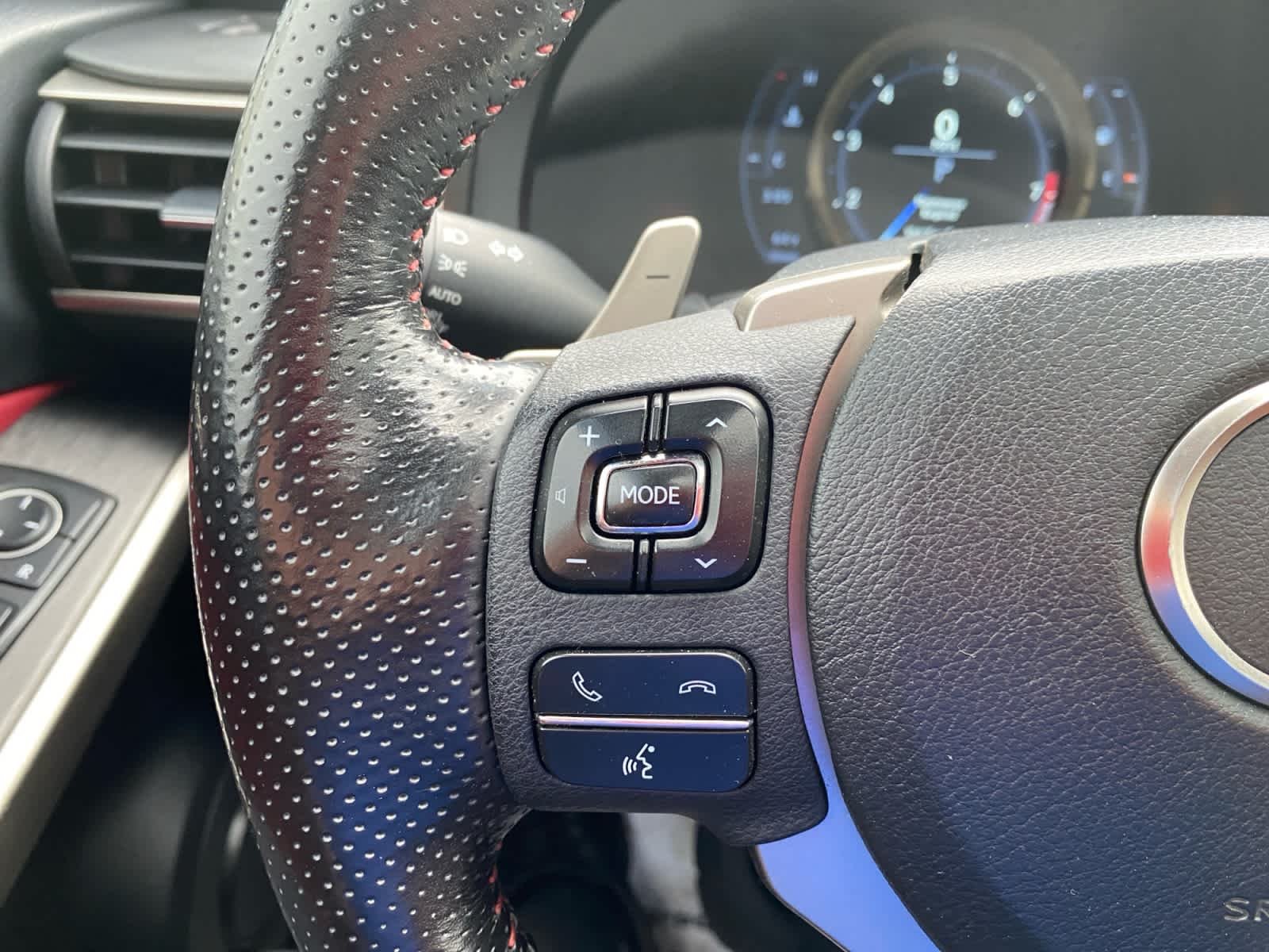 Used 2020 Ultra White Lexus F SPORT image 28