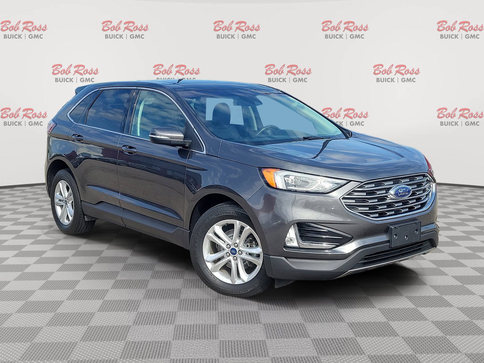 Used 2020 Gray Ford SEL image 1