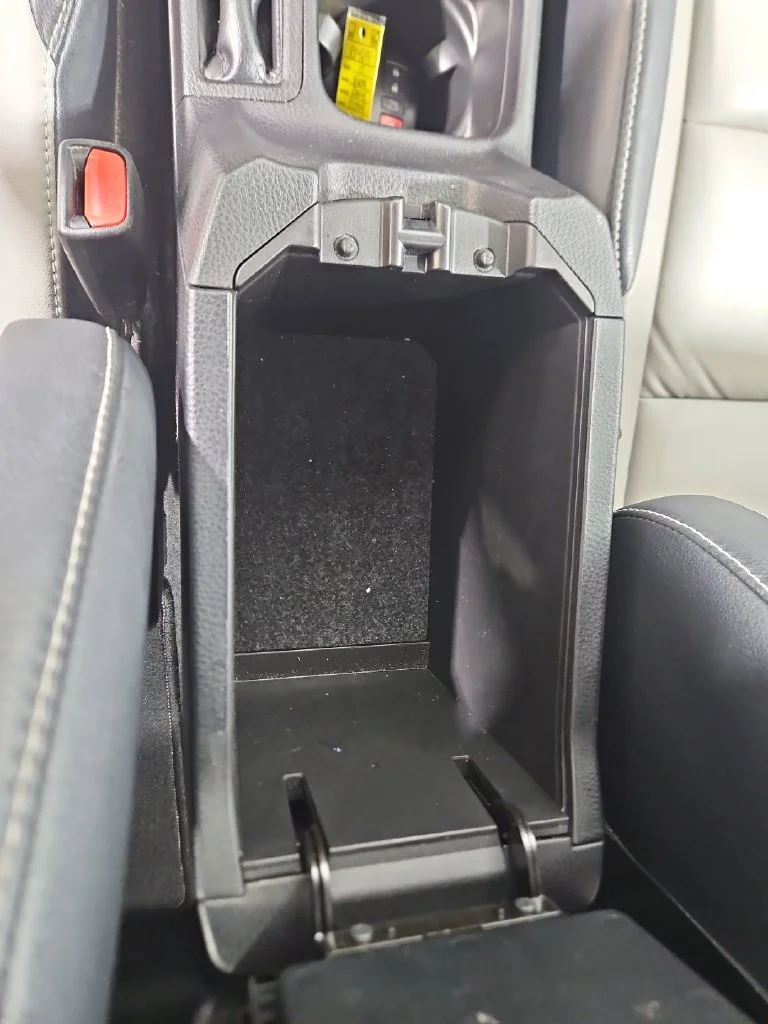 Used 2017 Silver Toyota Platinum image 26