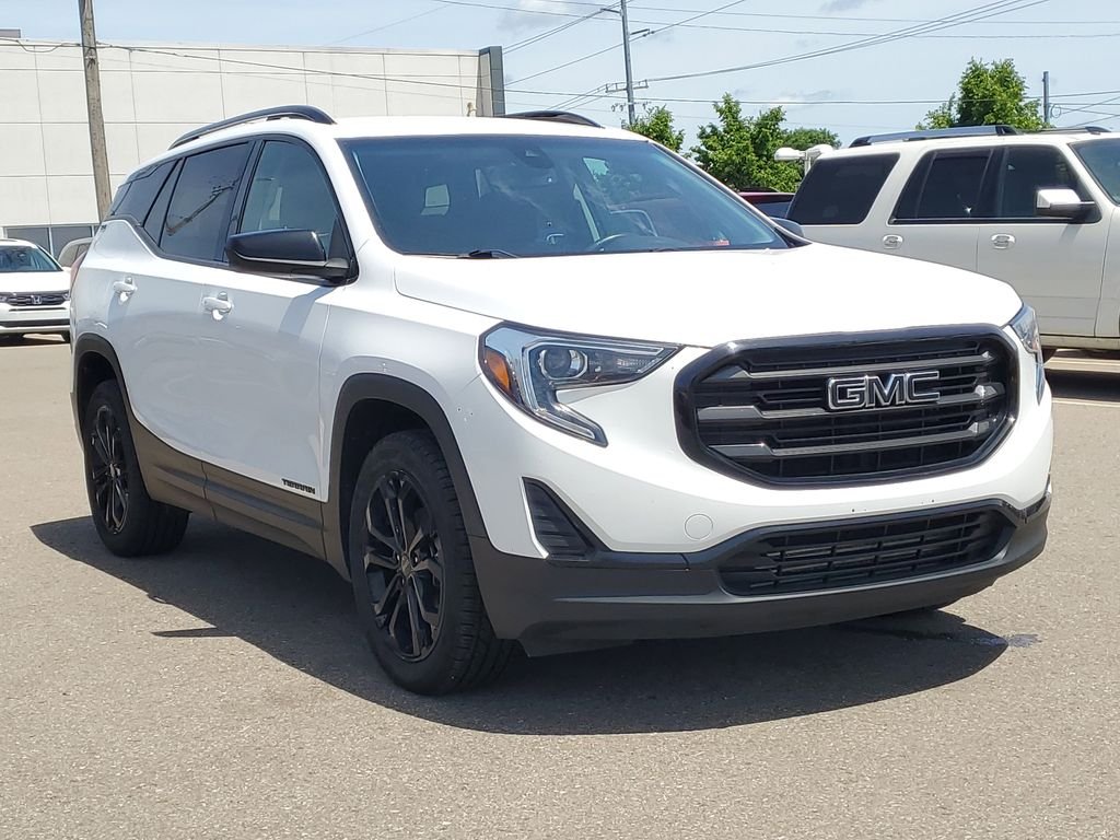 Used 2021 White GMC SLE image 4